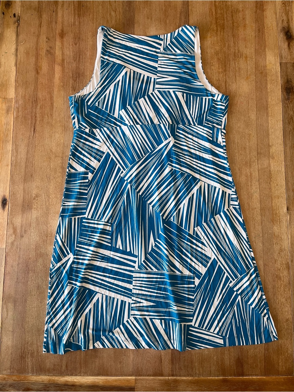 Tommy Bahama Teal & White Sleeveless Tie-Waist Geometric Dress - Picture 8 of 10
